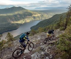 -Mountain-Biking-in-Powell-River-Sunshine-Coast-Tourism-Margus-Riga-